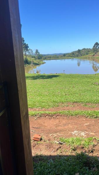 En la foto se muestra el objeto Aluga-se o paraíso ubicado en la ciudad de Barra do Ouro.