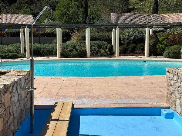 A la foto es mostra l'objecte Compact vacation house in Vidauban situat a la ciutat de Vidauban.