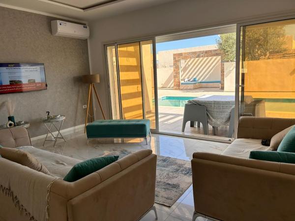 Na zdjęciu widoczny jest obiekt Villa Mykonos sans vis a vis położony w mieście Ash Shabābīyah.