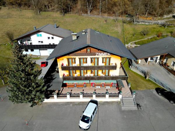 A la foto es mostra l'objecte Pension Plattenhof situat a la ciutat de Flaurling.
