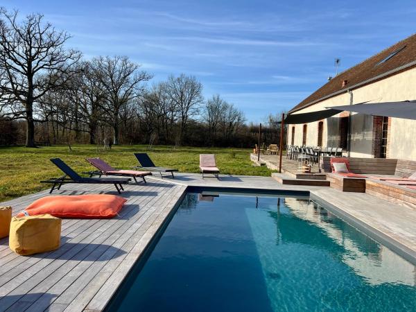 Na fotografii je vidět objekt Domaine Solognot avec Bar, Sauna, Jacuzzi, Piscine nacházející se ve městě Cerdon.