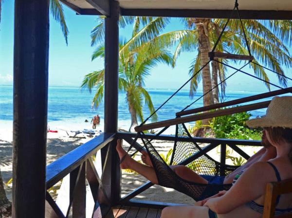 På bildet vises objektet Ratu Kini Dive & Stay som ligger i byen Malolo.