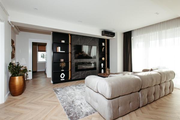 A la foto es mostra l'objecte SkyView Apartment Unic, Select, Ultimul Etaj, Confort Premium în Royal Town Copou situat a la ciutat de Rediu.