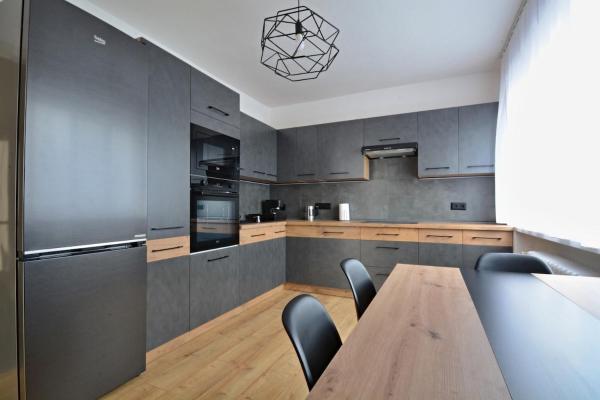 На фото показан объект Apartmány Bytča, расположенный в городе Papradno.
