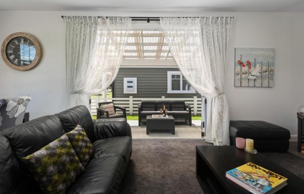 Fotografie 8: Hosts on the Coast Pohtukawa Cottage