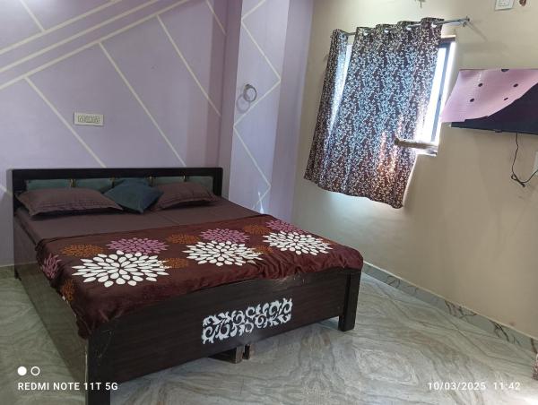 A la foto es mostra l'objecte Shri kishori kunj, home stay situat a la ciutat de Vrindāvan.