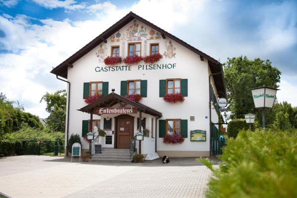 A la foto es mostra l'objecte Landgasthof Pilsenhof Entenbraterei situat a la ciutat de Seefeld.