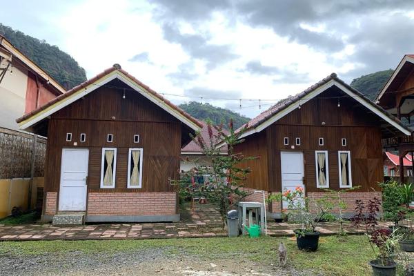A la foto es mostra l'objecte Haulaso Homestay situat a la ciutat de Andalas.