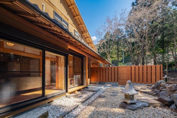 På billedet ses objektet 雅 仙石原 温泉旅館 Miyabi Sengokuhara Onsen Ryokan beliggende i byen Hakone.
