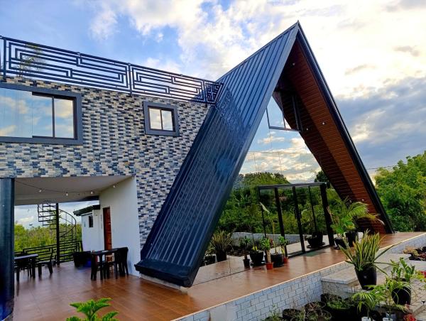 A la foto es mostra l'objecte Lighted Garden Villa situat a la ciutat de Pooc.