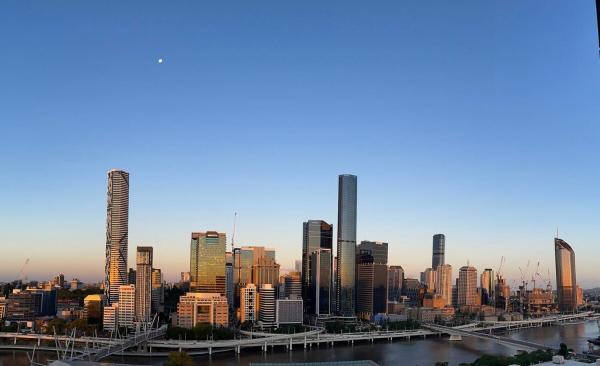 Luxury Breathtaking City View Apartment Ensuite & Parking, Brisbane