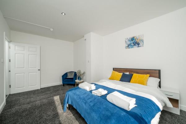 Foto 4: 3Bed by Canning Town Stn Balcony Central Location