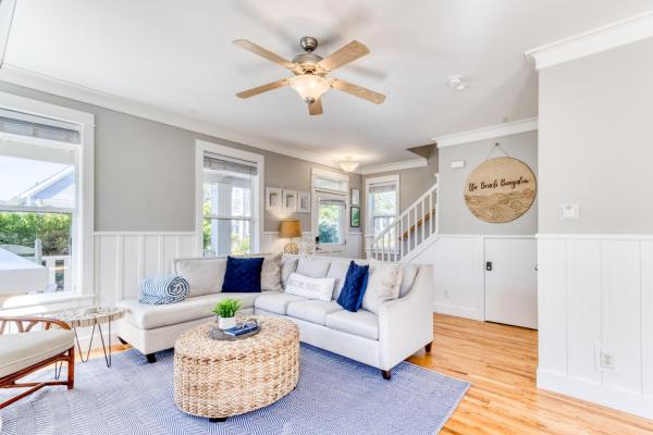 The Beach Bungalow At Olivia Beach, Hot Tub And Outdoor Summer Pool, Sleeps 6 - Oregon