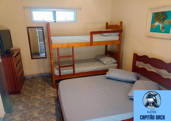 写真にはウバトゥバ市にあるCapitão Orca - Suites Ubatubaが写っています。