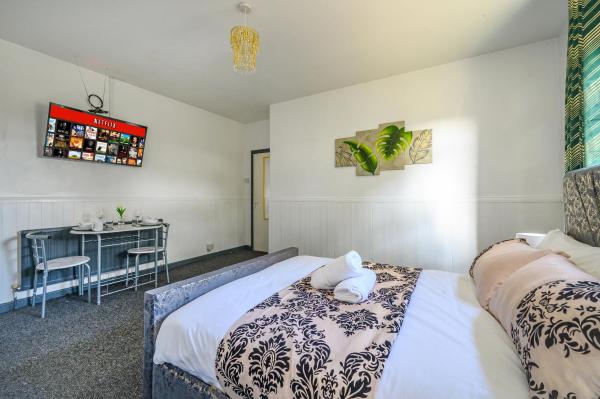 A la foto es mostra l'objecte -RA27A- For your relaxed, Cosy stay, Free Parking situat a la ciutat de Churwell.