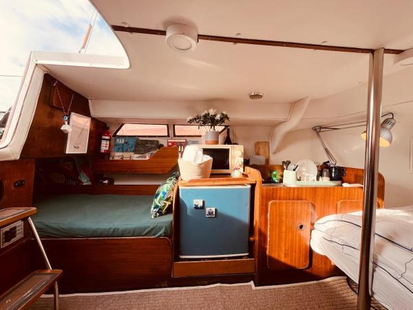 Foto 7: Bacus - Your Floating Hideaway in Lisbon