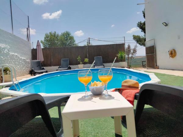 A la foto es mostra l'objecte Casa Cueva Sol situat a la ciutat de Pozo Alcón.