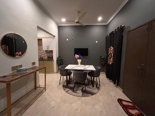 Nella foto è visibile l'oggetto Bahria town situato nella città di Goth Dosū.