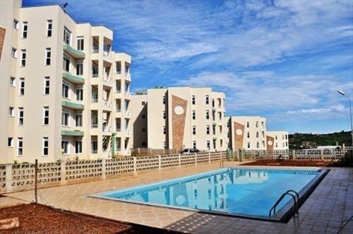 На фото показан объект 3 Bed Luxury Condo in Lubowa, расположенный в городе Lubowa.