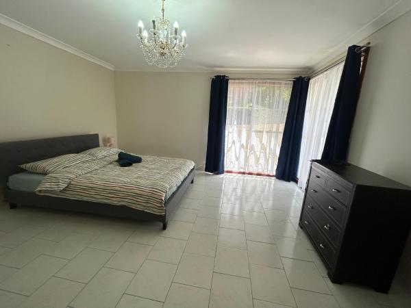 На фото показан объект 0 Dream Room, расположенный в городе Northmead.