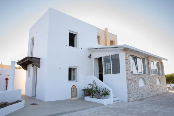 A la foto es mostra l'objecte Polyanemos Leros, house with fantastic seaview situat a la ciutat de Gourna.
