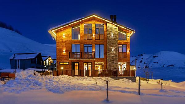 照片显示了位于Gudauri市的Chalet In Gudauri物件。