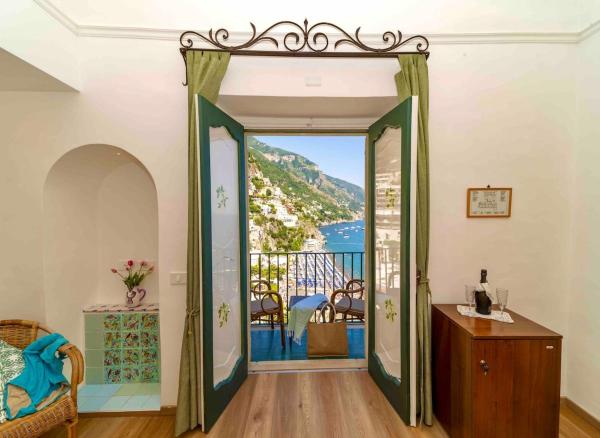 A la foto es mostra l'objecte Casa Cosenza situat a la ciutat de Positano.
