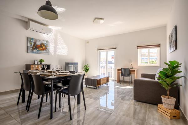 F11 Modern and Bright Apartment in Malta, Msida