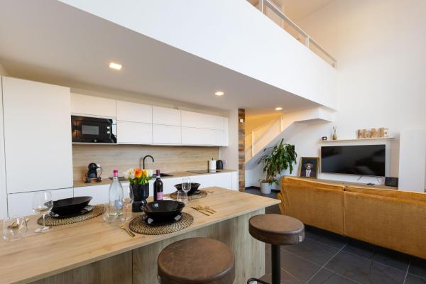 På billedet ses objektet Urban Loft NExT to Como - Milano beliggende i byen Lomazzo.