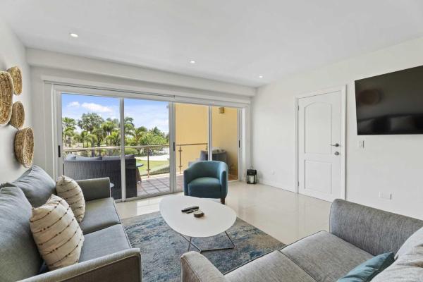 Foto 8: Beachfront - Superior View 2BR condo - E225-2