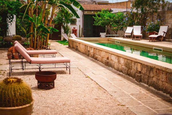 På billedet ses objektet Villa Li Curti con piscina in comune, un'oasi in paese! beliggende i byen Ortelle.