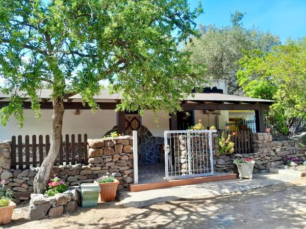 A la foto es mostra l'objecte Casa Osala situat a la ciutat de Dorgali.