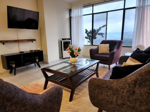 Фотография 3: Complete, Centrally-located apartment with panoramic view