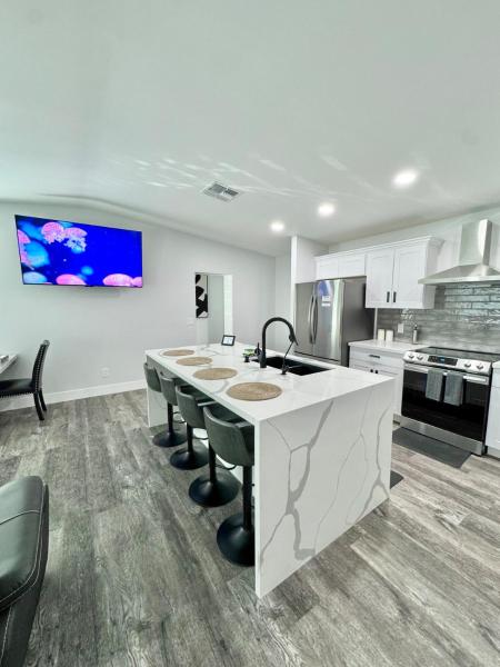 A la foto es mostra l'objecte New modern centralized and lux home in Phoenix situat a la ciutat de Phoenix.