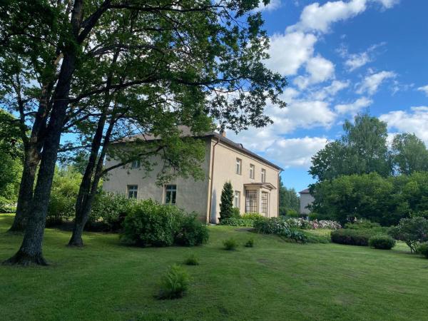På bildet vises objektet 18 oaks Villa som ligger i byen Ozolaine.