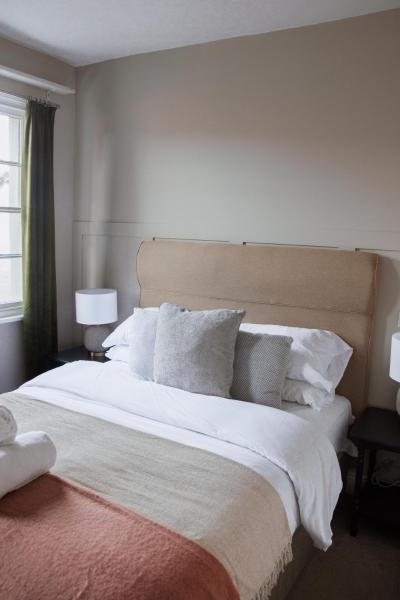 Fotografie 2: #3 - King Room at The Raven Aparthotel by PureStay