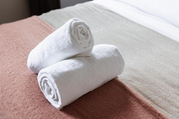Fotografie 6: #3 - King Room at The Raven Aparthotel by PureStay