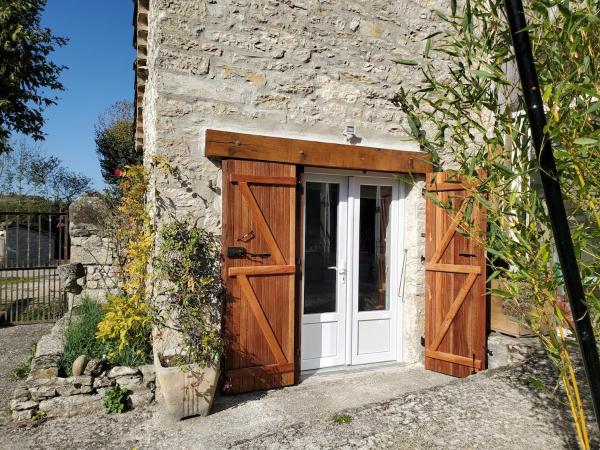 A la foto es mostra l'objecte Joli Studio dans le Quercy situat a la ciutat de Trespoux-Rassiels.