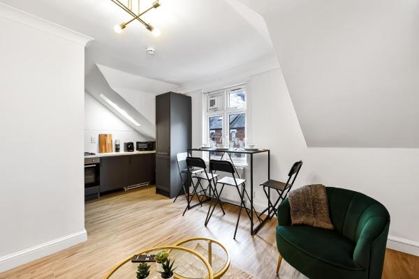 Foto 3: Spacious 2bed in Hampstead Close to Transport