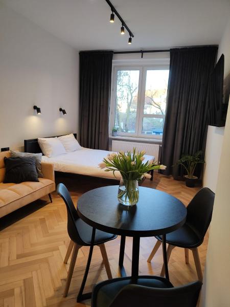 Na fotografii je vidět objekt Apartamenty River View nacházející se ve městě Nysa.
