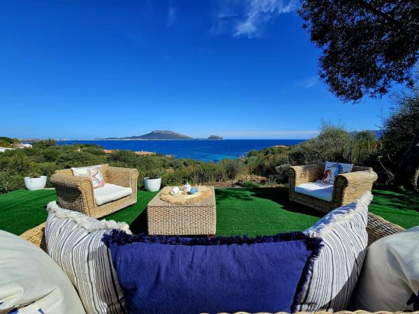 照片显示了位于Pittulongu市的SPLENDIDA VILLA SOS ARANZOS SPIAGGIA PRIVATA物件。