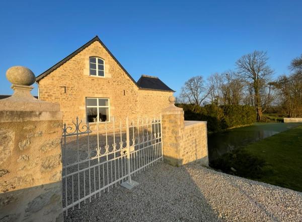 A la foto es mostra l'objecte Gîte de La Baumée situat a la ciutat de Sébeville.
