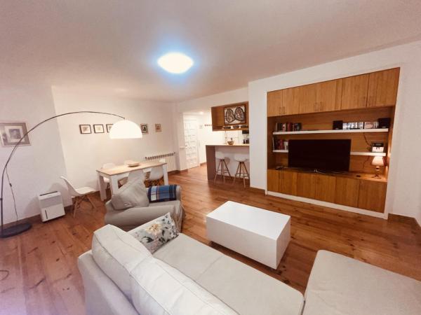 写真にはオンダリビア市にあるEn pleno centro del casco histórico de Hondarribiaが写っています。