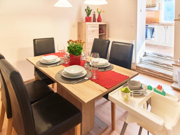 Cozy Apartments with Terrace near Prague Castle, Praga