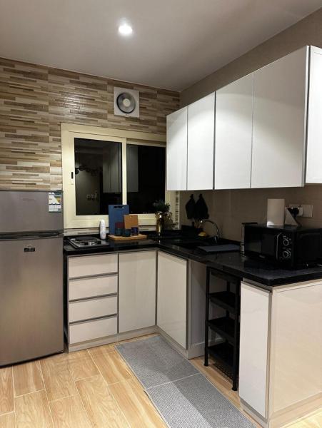 Billede 9: Condo on King Road in Al-Basateen