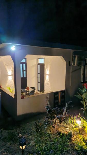 En la foto se muestra el objeto Wendy Kaylian Studio ubicado en la ciudad de Petit Gabriel.