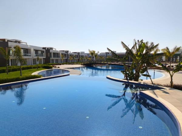 照片显示了位于Dhavlos市的Luxury Two-Bedroom Apartment at Four Seasons Life 2 16-B物件。