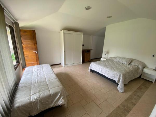 Na zdjęciu widoczny jest obiekt Casa Bedsit położony w mieście Lujan de Cuyo.