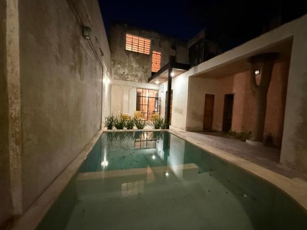 På billedet ses objektet Casa para 17 personas con Piscina, Mérida Centro, Casa Nido Rosa beliggende i byen Mérida.