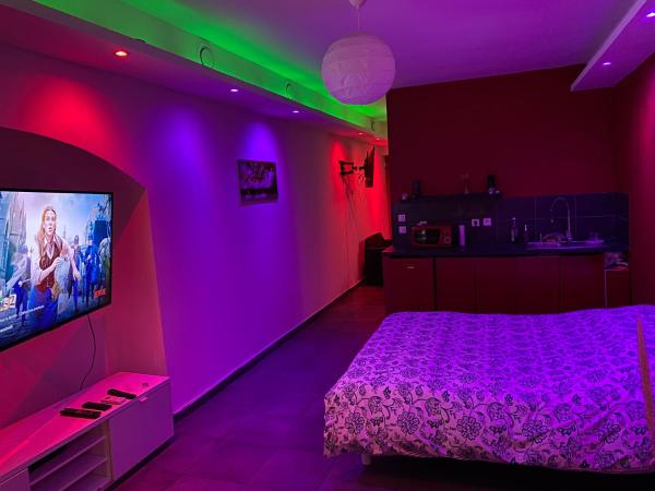 A la foto es mostra l'objecte Loveroom situat a la ciutat de Marsella.